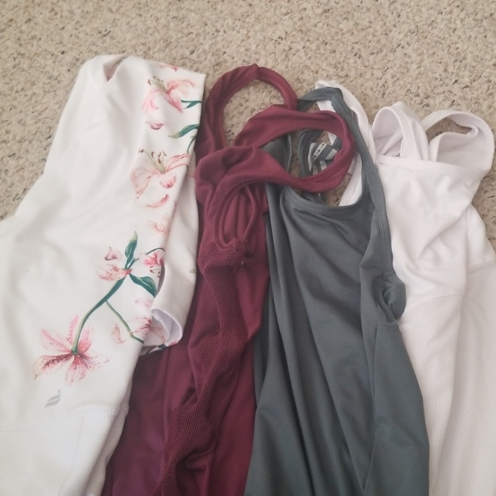 Workout clothes 3 tanks 1pant